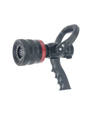 Non self-inducting constant gallonage foam nozzle